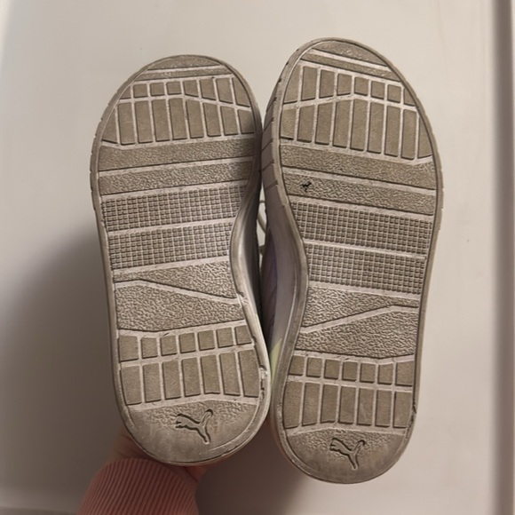 Girls Puma Sneakers Size 13 - Picture 3 of 6